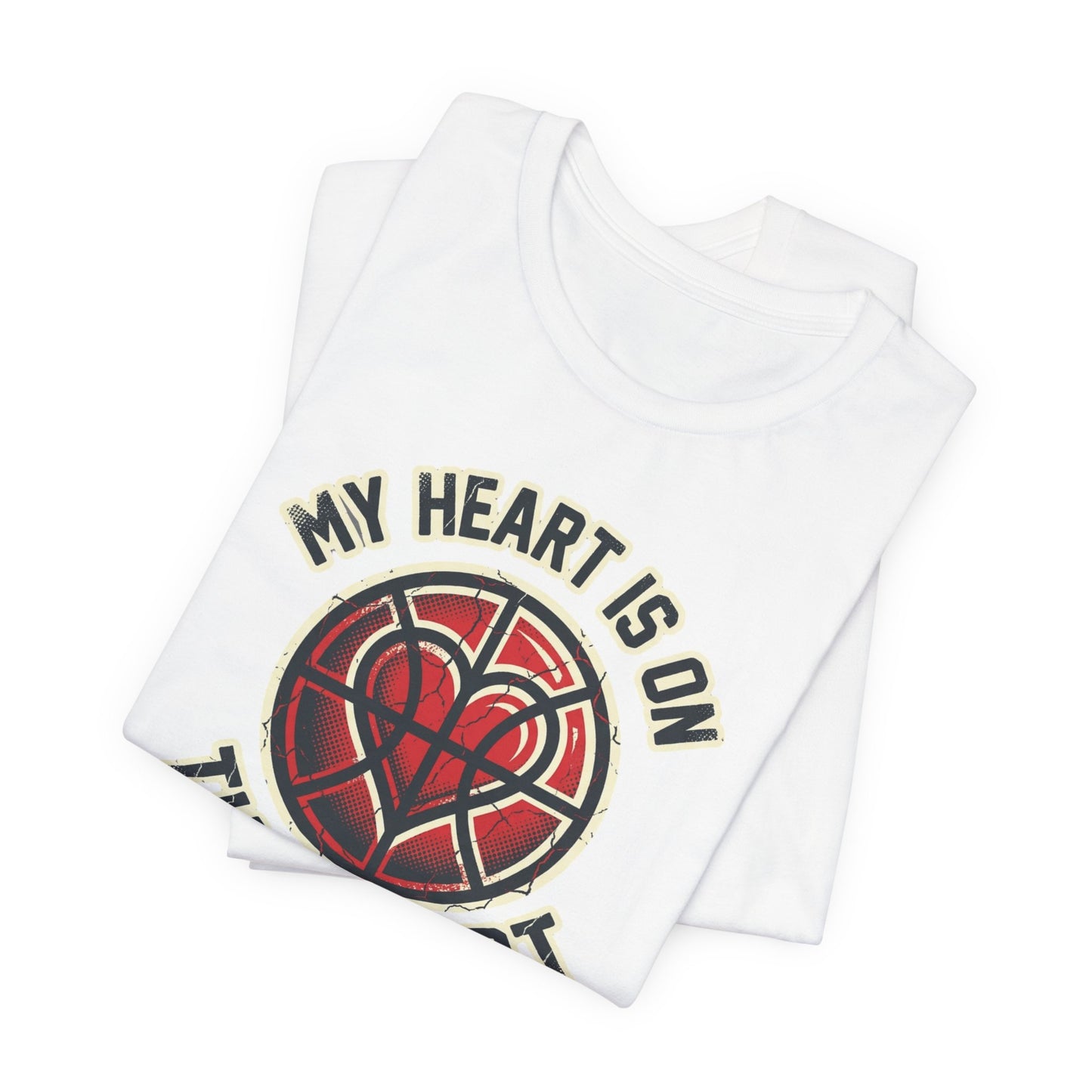 My Heart Is On That Court Basketball T-Shirt | Rot & Schwarz | Perfektes Geschenk