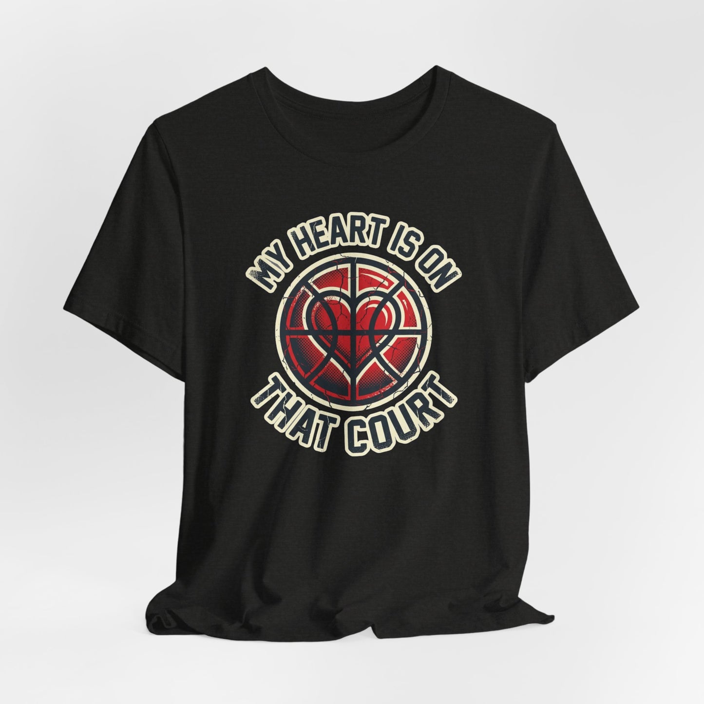 My Heart Is On That Court Basketball T-Shirt | Rot & Schwarz | Perfektes Geschenk